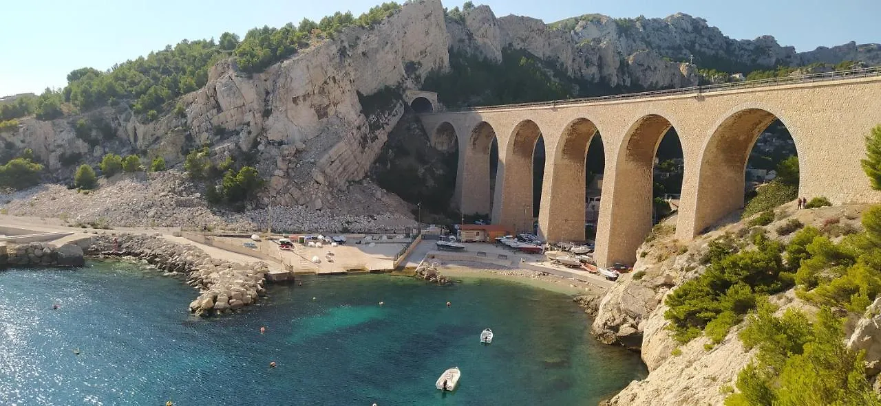 Homestay Les Mondes Apartment Ensues-la-Redonne