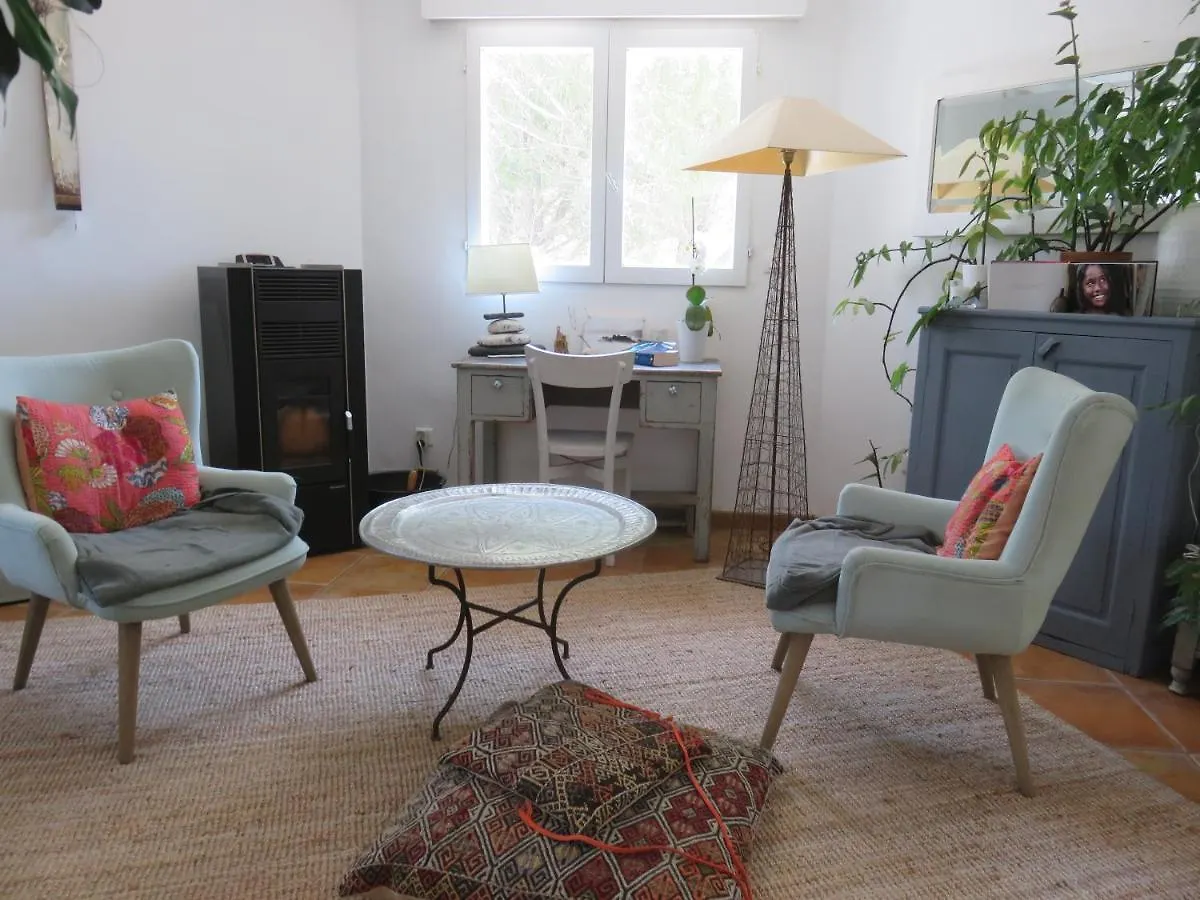 Homestay Les Mondes Apartment Ensues-la-Redonne France